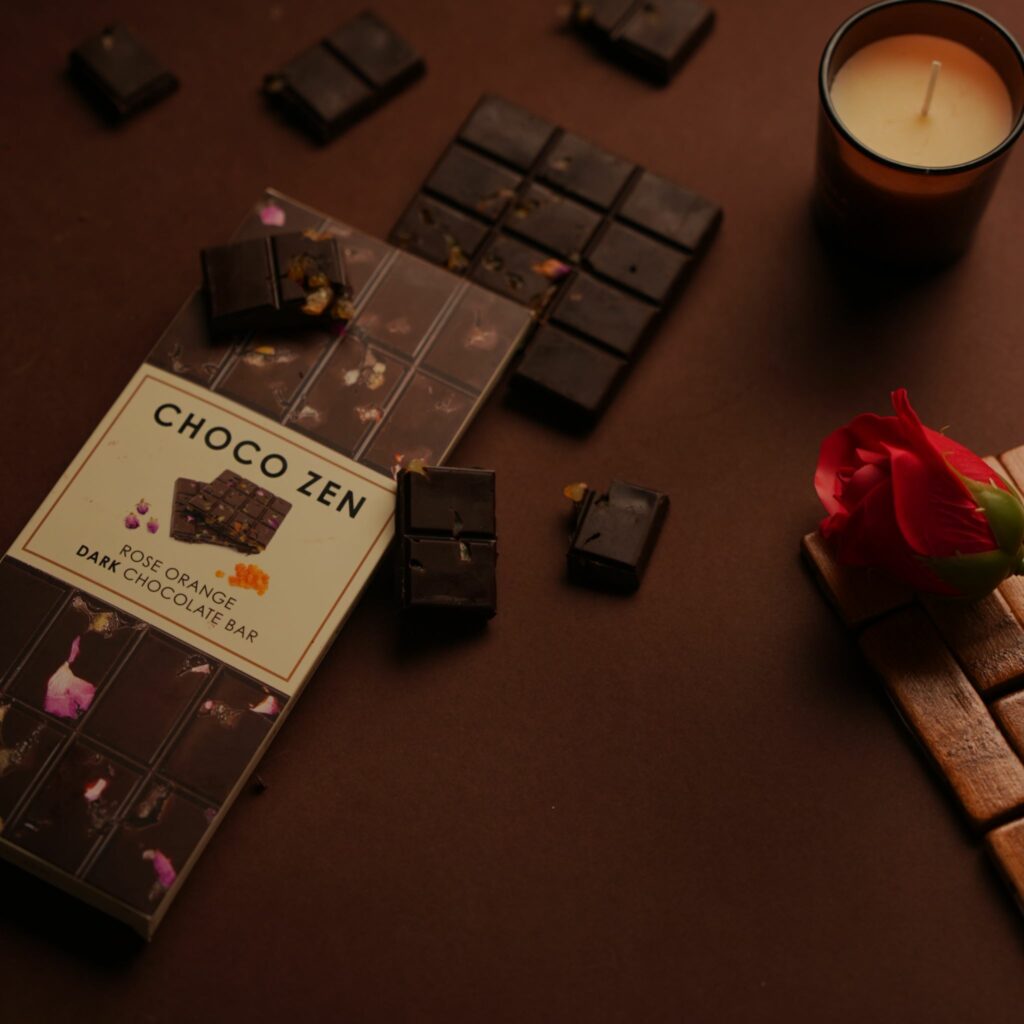 Czekolada Choco zen leżąca na stole